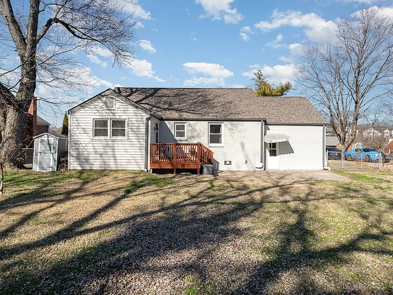 245 Collier Ave — Photo 2