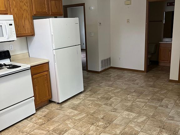 5th image of 2650 E Oakbrook Dr #A