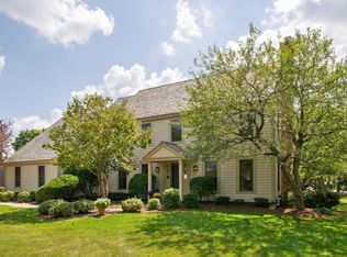 645 W Castlebury Ln, Mequon, WI 53092