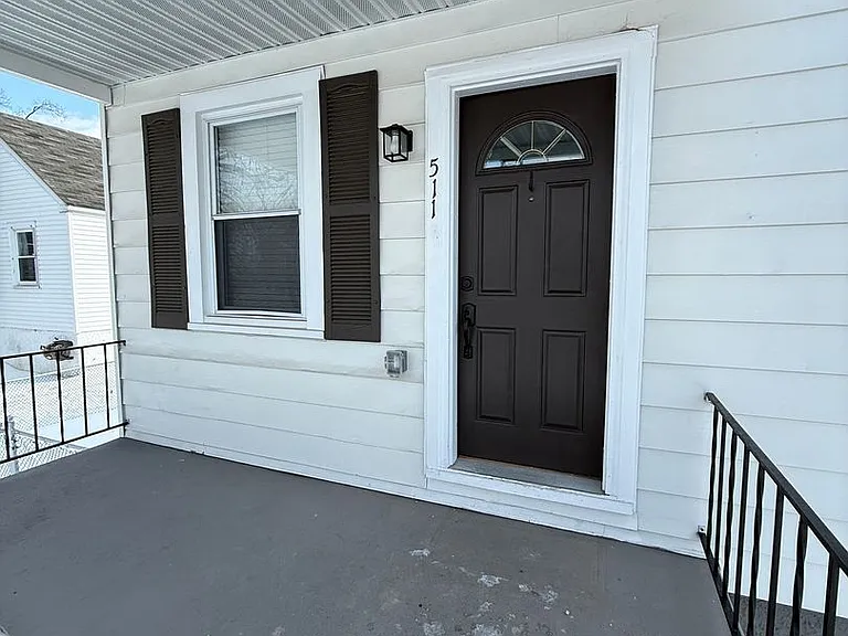 511 Riverside Rd — Photo 2
