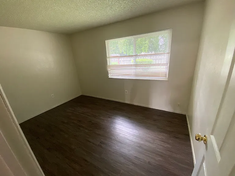 859 Pebble Way — Photo 8