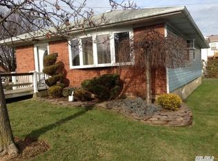 1186 Bruce St, Franklin Square, NY 11010