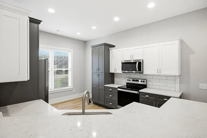 2 bed, 2.0 bath, 1675 sqft, $2,495 — Photo 3