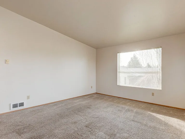 1154-340 SE Midway Blvd — Photo 9