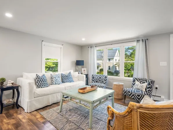 22 Janet St, Plymouth, MA 02360