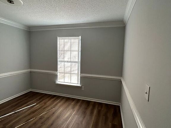 5th image of 11118 Leadenhall Ln