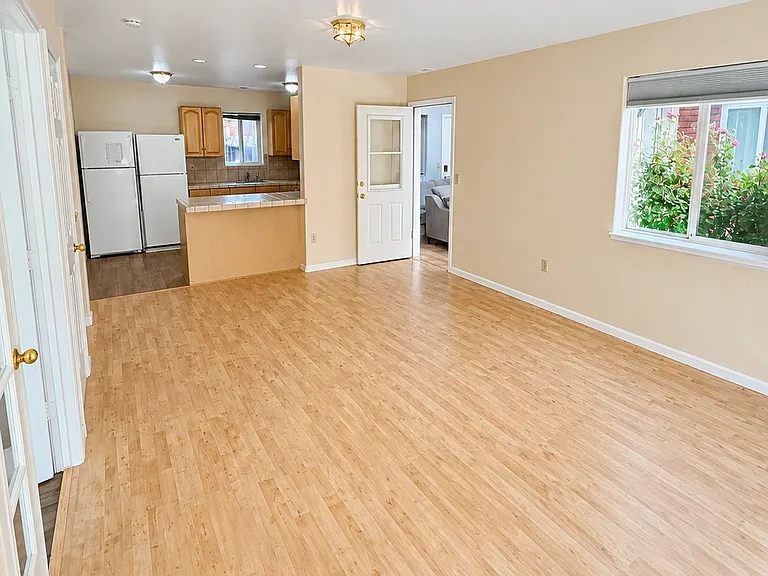 1330 Terrace Dr — Photo 3
