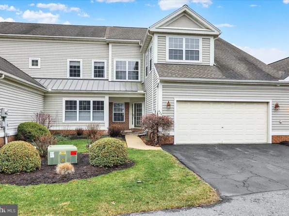 424 Oak Hill Ln, Wyomissing, PA 19610