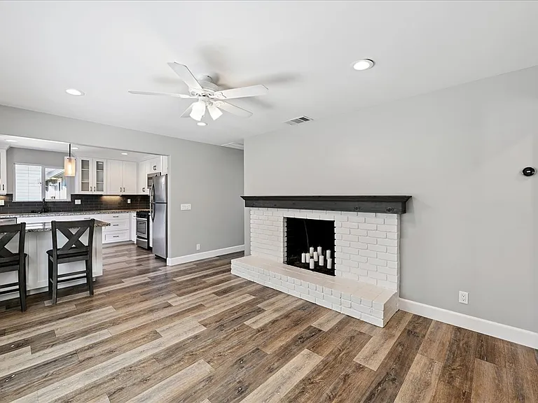 205 Grove St — Photo 29