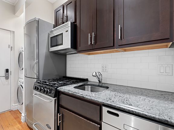 5th image of 404 E 88th St APT 6E