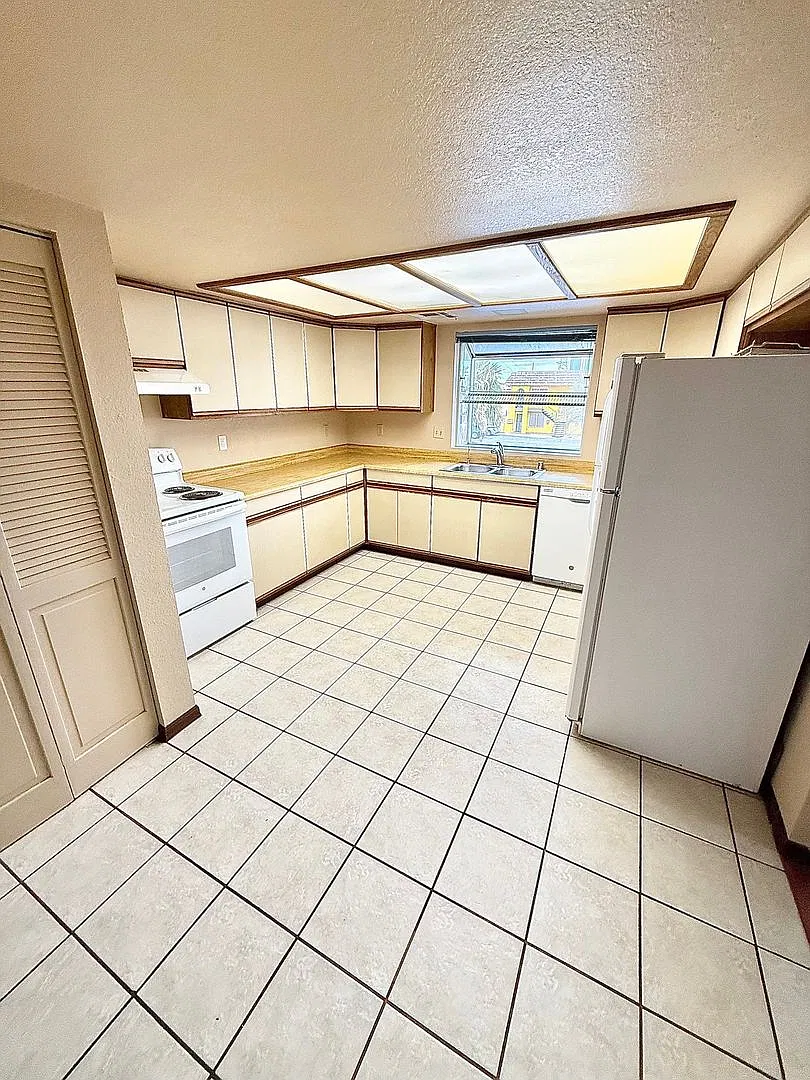 4225 Solteros Street — Photo 2