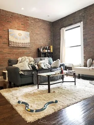 Rented by City Connections Realty | media 31