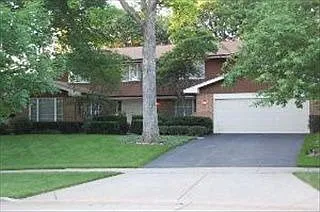 1051 Saxony Dr photo 1