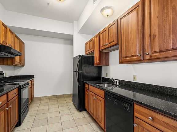 Large kitchen with dovetail cabinets and Italian porcelain tile!