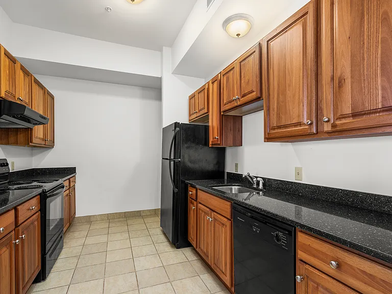 795 Elm St #401 — Photo 3