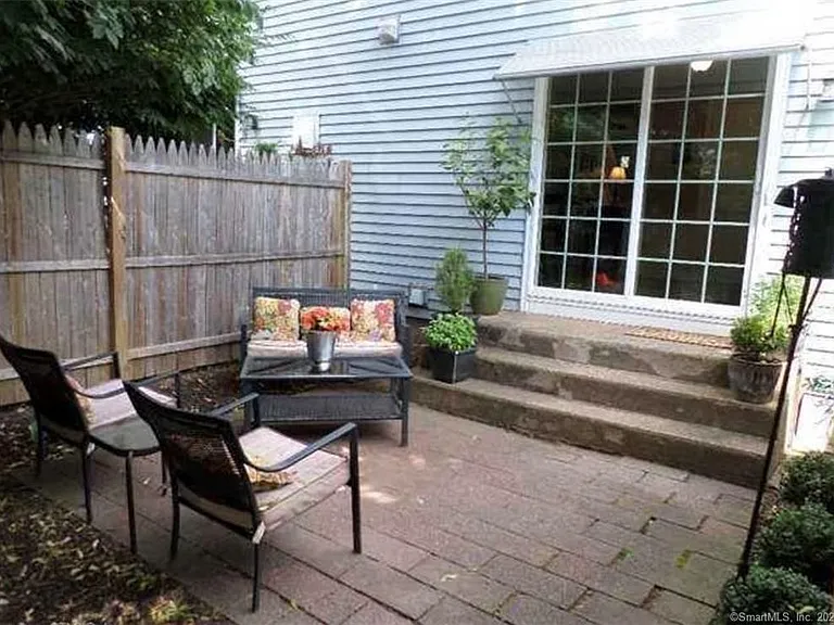 27 Butternut Dr — Photo 7