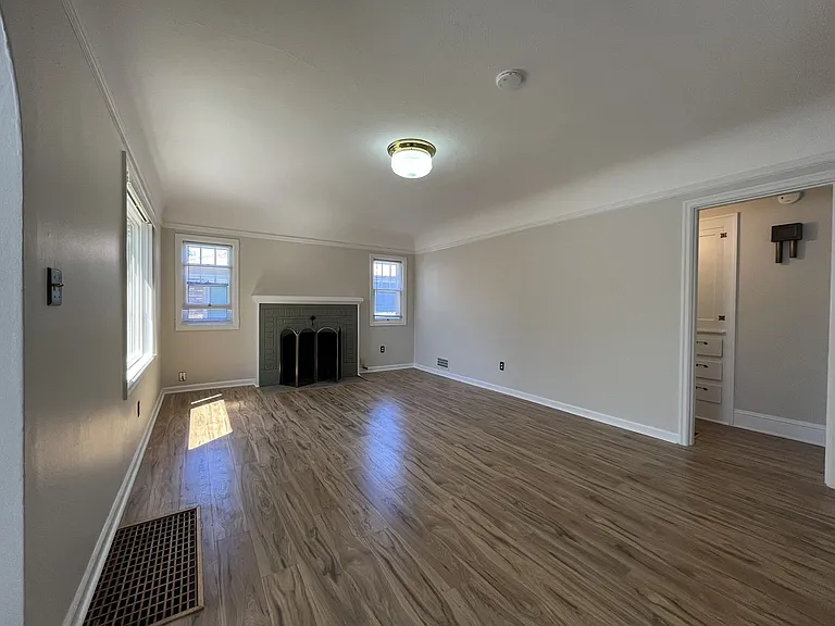 2417 N Rosa Parks Way — Photo 14