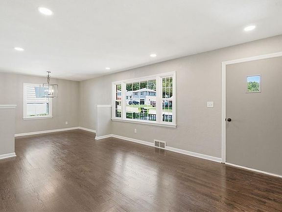 4th image of 6012 Goodman St