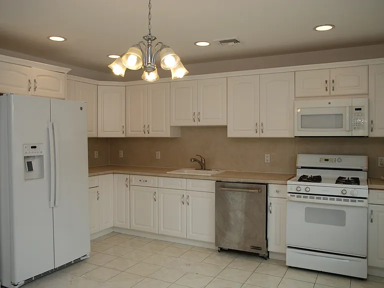 1604 John St #2 — Photo 4