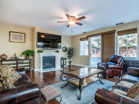 5th image of 241 Oak Grove Ct