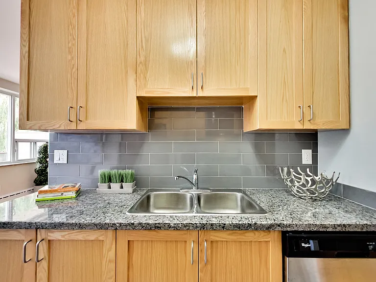 42 Glen Elm Ave #206 — Photo 47