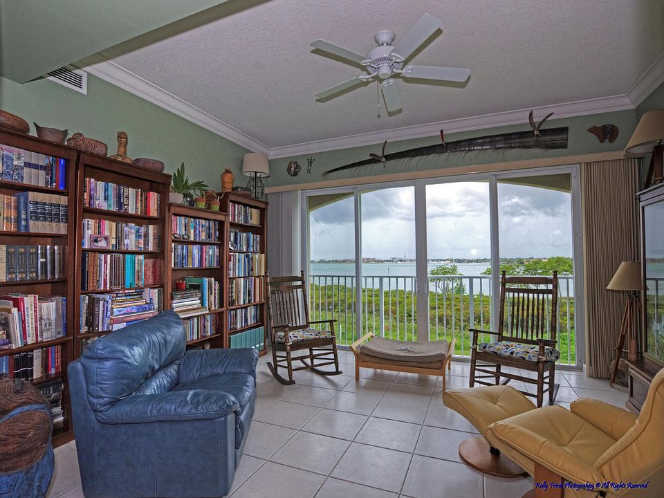 1st image of 32 Harbour Isle Drive W #201