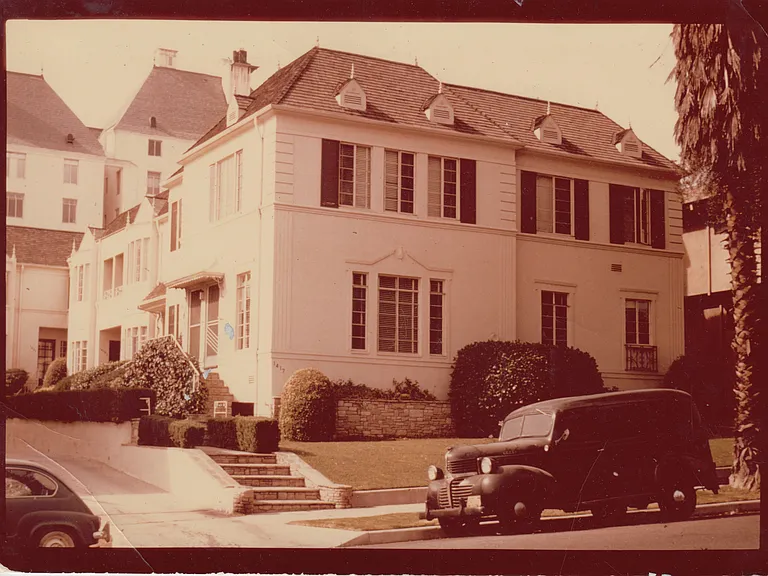 1419 N Laurel Ave — Photo 1