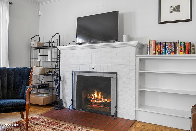 4th image of 1474 Baker Avenue
