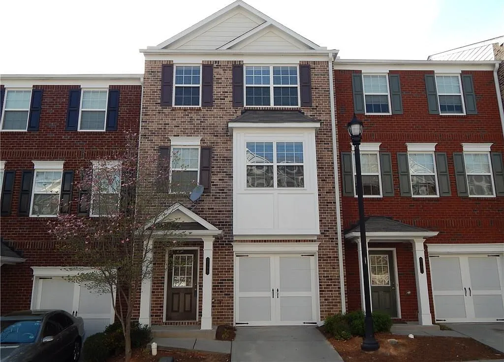 4 bed, 3.5 bath, 1860 sqft, $2,200 — Photo 1