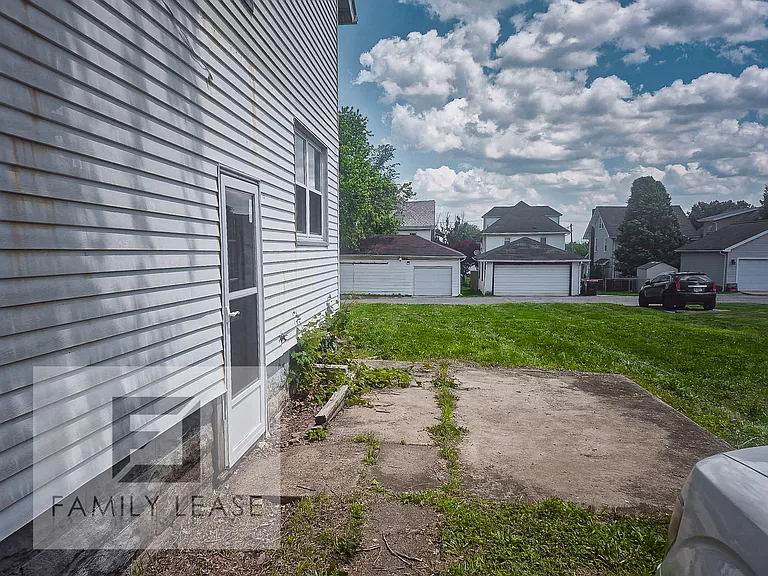 1701 Huron Ave — Photo 46