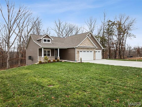 4th image of 442 Shady Trail Dr