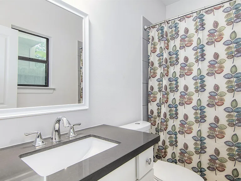 1508 Johnson St — Photo 6