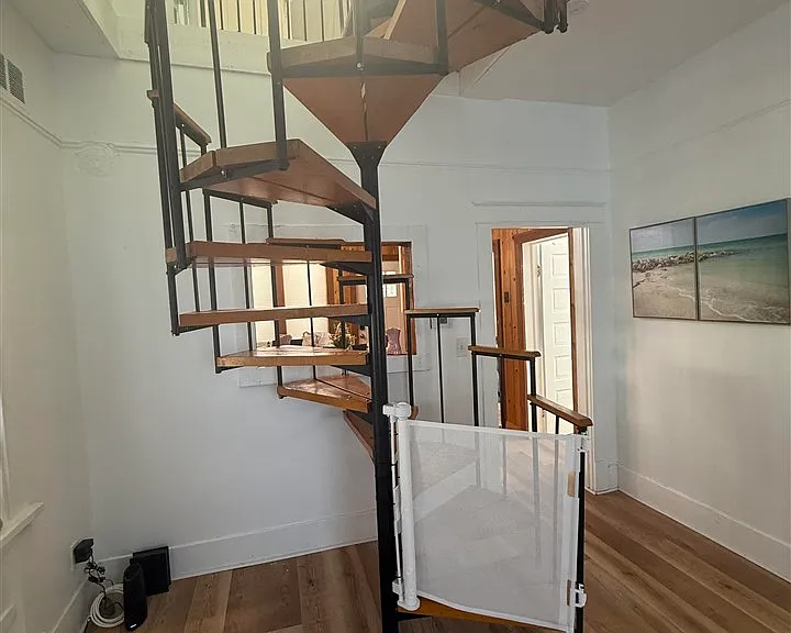 603 State St — Photo 4