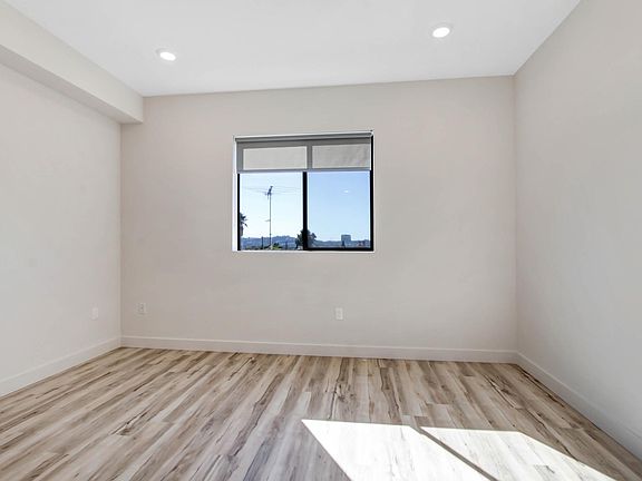 5th image of 1540 S Hayworth Ave #203
