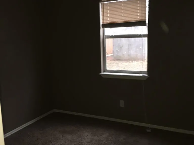 2110 N Chapman Ave — Photo 6