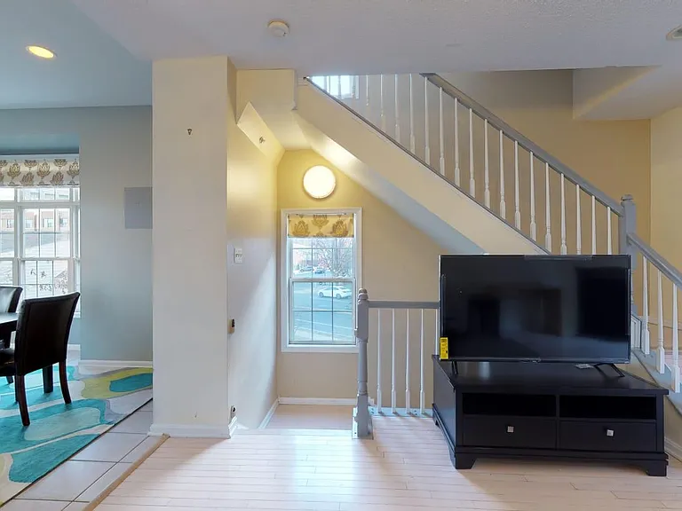 1415 N Scott St #1 — Photo 10