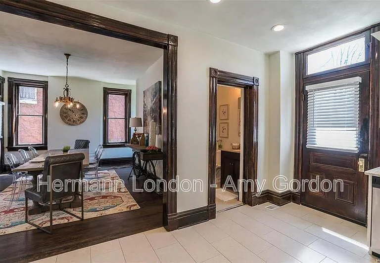 3922 Castleman Ave — Photo 4