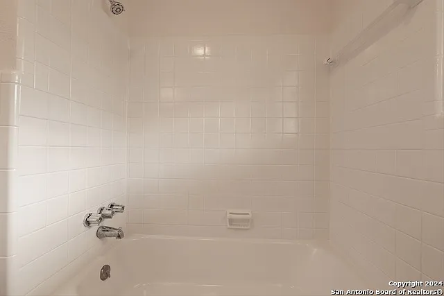 131 Brettonwood Dr — Photo 12