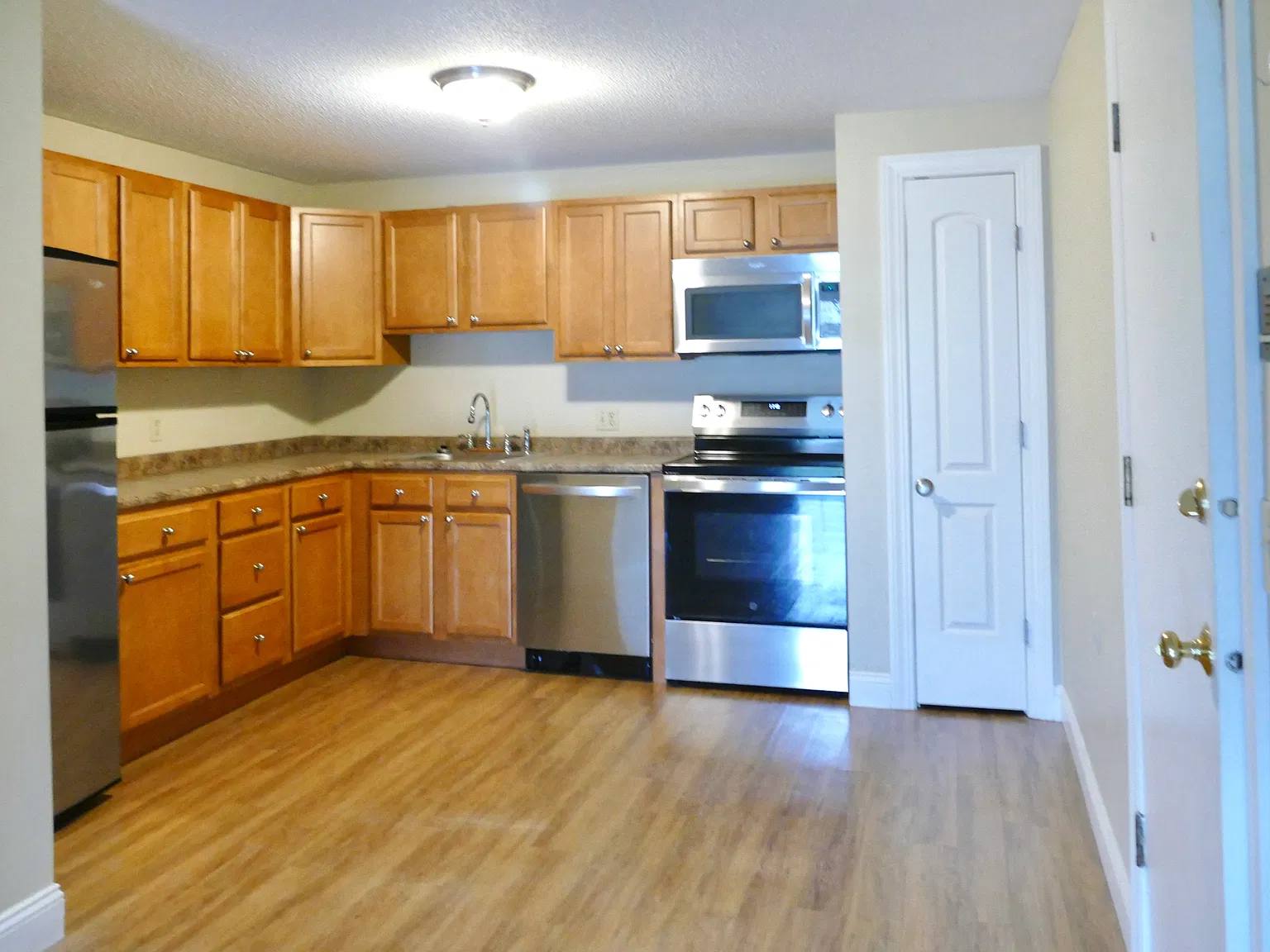 2 bed, 804 sqft, $2,250 — Photo 3