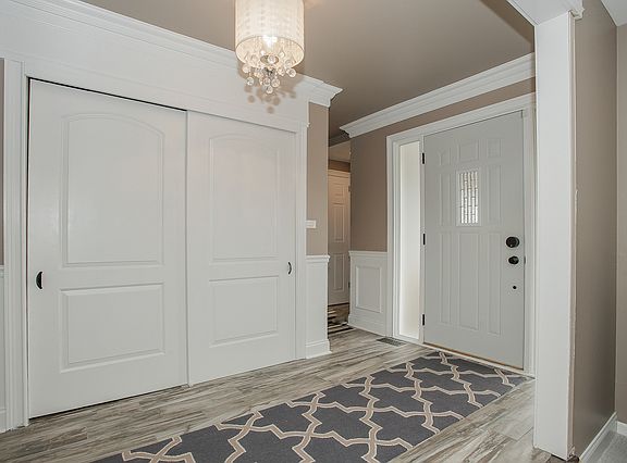2nd image of 1109 S Cherrywood Dr
