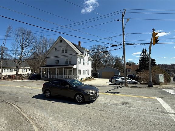 2nd image of 328 Brooks St