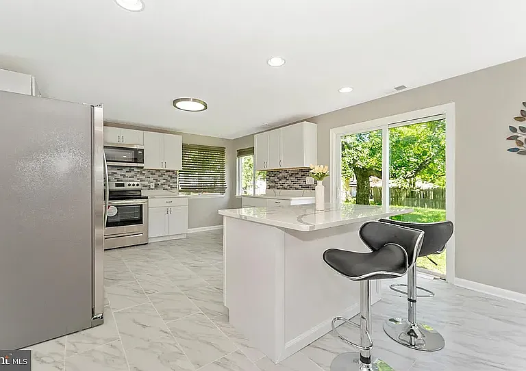 10704 Woodlawn Blvd — Photo 6