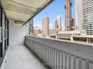 33 Isabella St #2706, Toronto, ON M4Y 2P7