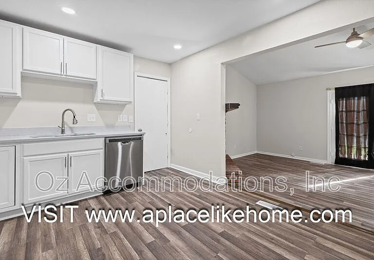 13909 Falkirk Cir — Photo 9