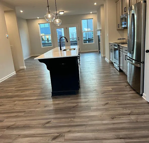 1004 Taylor Ct — Photo 11