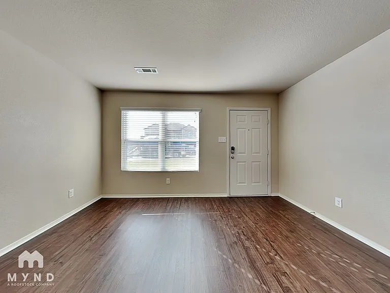 938 Pinehurst Loop — Photo 5