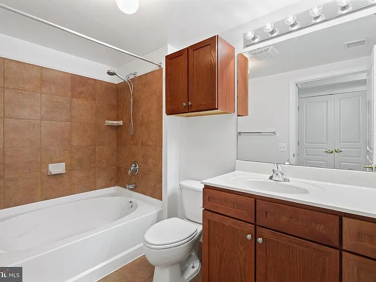 631 D St NW #245 — Photo 26