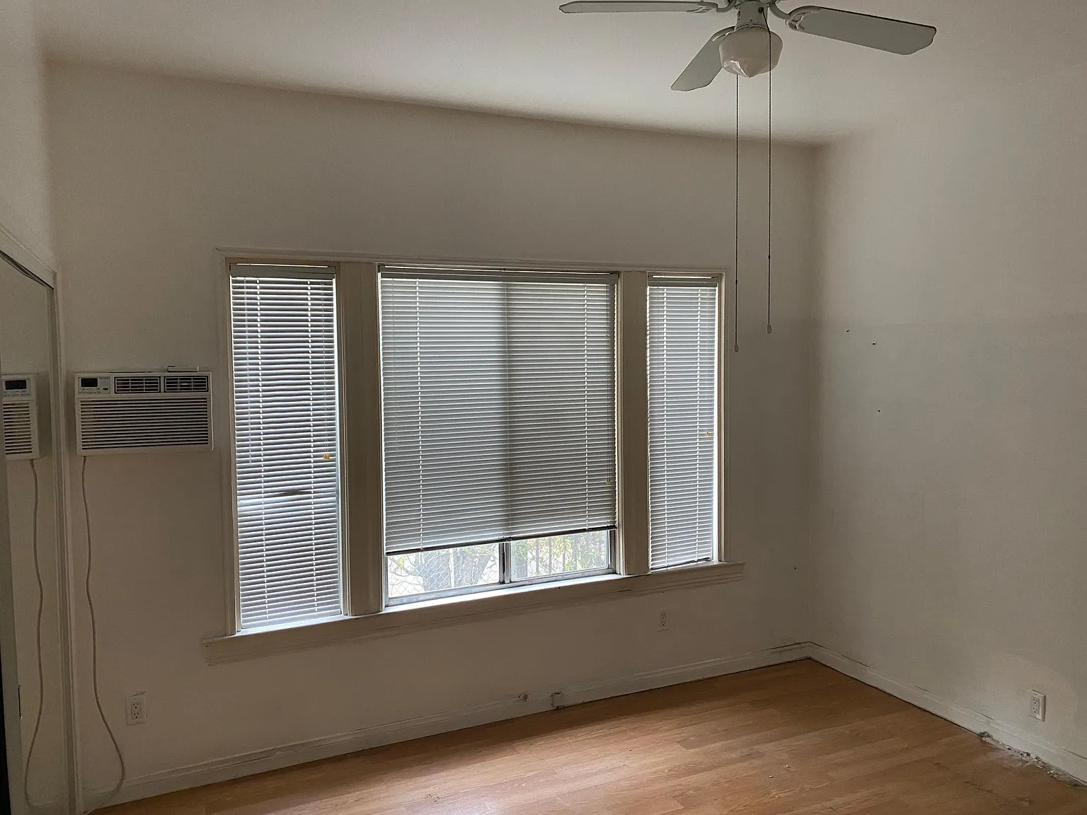 397 N Oakland Ave — Photo 4