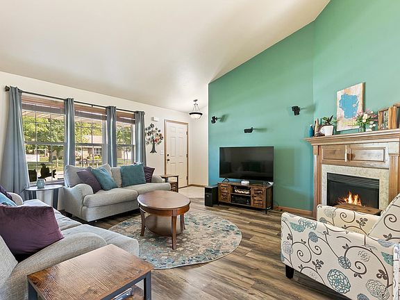 5th image of 805 Canterbury Castle Ln