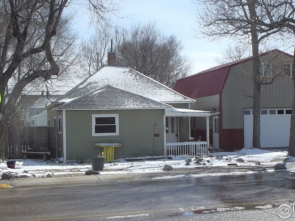 1st image of 302 1st St